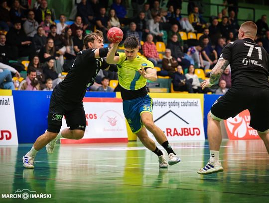 Stal rok zakończy hitem kolejki