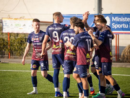 Warta przed derbowym starciem