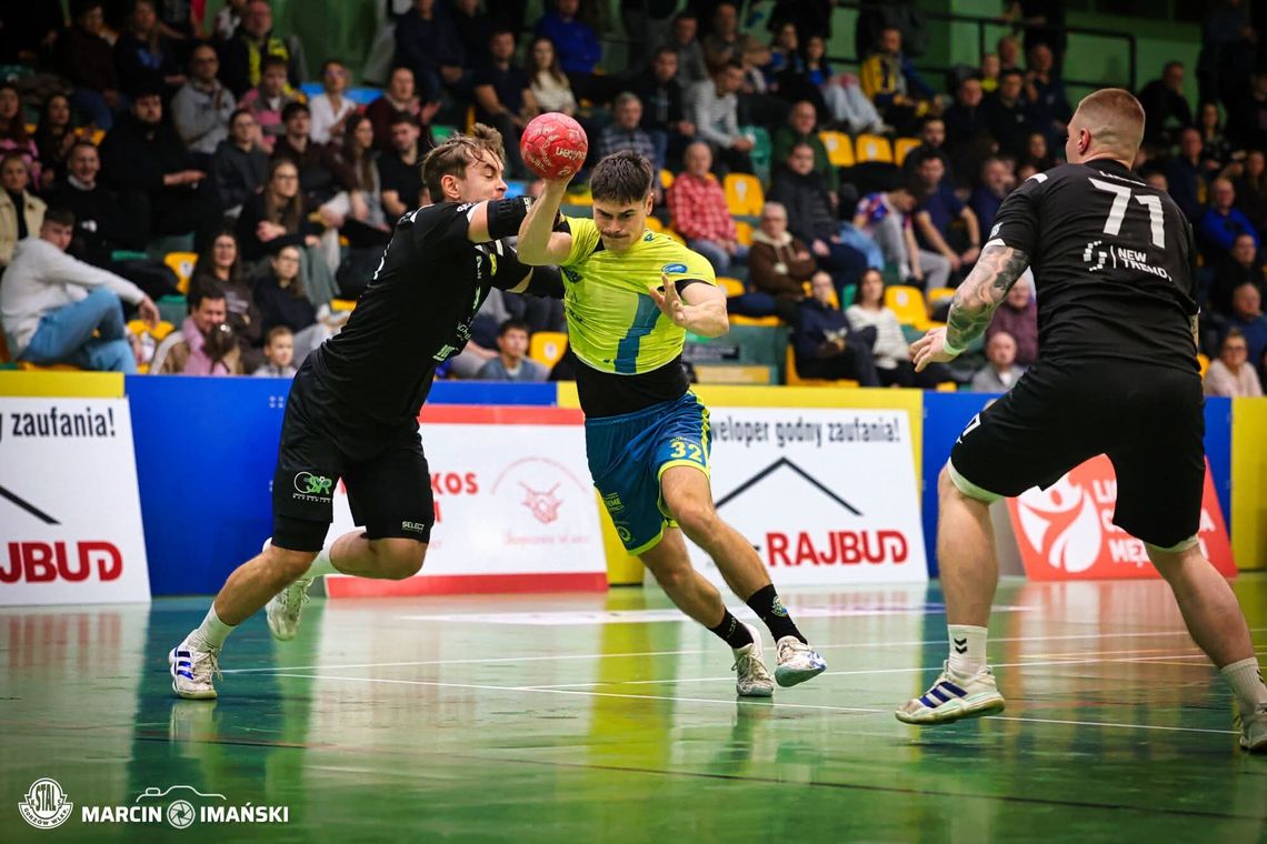 Stal rok zakończy hitem kolejki